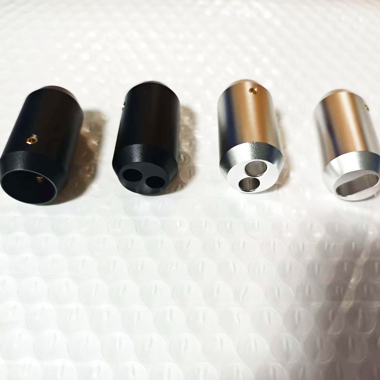 4 قطع من مقسمات الكابلات الثنا - مراجعة Audio Splitter Y وسعره